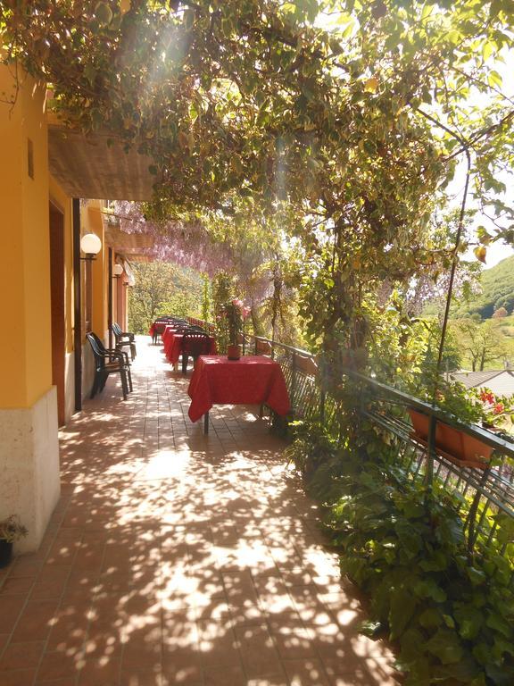 Hotel Montebaldina San Zeno di Montagna Exterior foto