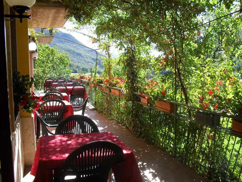 Hotel Montebaldina San Zeno di Montagna Exterior foto