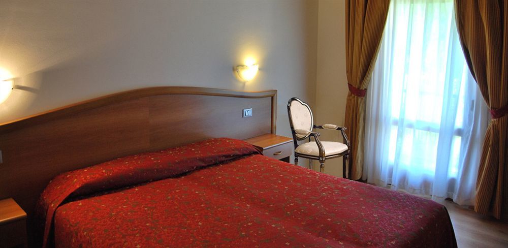 Hotel Montebaldina San Zeno di Montagna Exterior foto